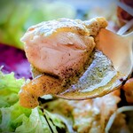イラヨイ - アカマチは真っ白な上品な身。食べ応えあるカットで、ほんのり甘みも感じます。