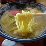 食事処 天馬 - 麺は細めでした