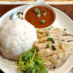 バーン・イサーン - カオマンガイ、ご飯大盛り