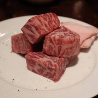 冷凍品一切不使用！上質な肉をリーズナブルな価格でご提供