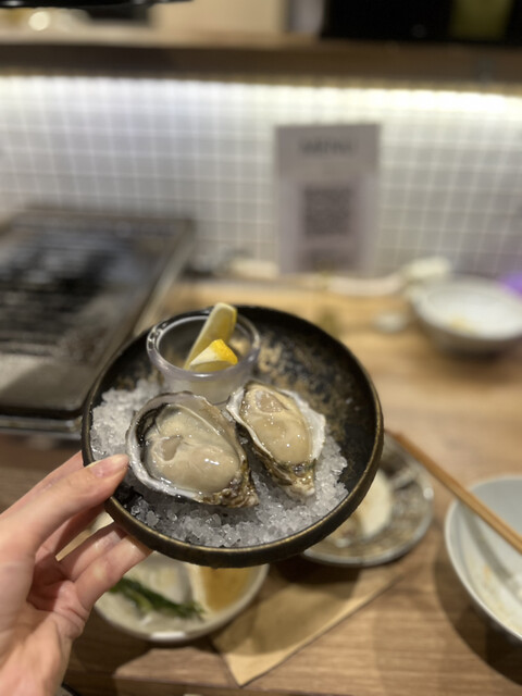 牡蠣たん 生牡蠣と極み牛タン RAKUGAKI 関内店のご予約 - 関内/居酒屋