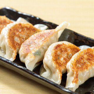 食材にもこだわった「西安名物焼き餃子」は本場・西安の味◎