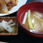 おふくろの味 みよし - 味噌汁と漬物