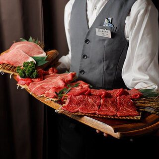 俺の焼肉銀座4丁目名物！【豪快大樽盛り】は絶大なインパクト！