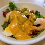 ガスト - 料理写真:海老アボカドとケールのサラダ