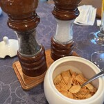 神戸ハーバーランド 三田屋 - ステーキ提供前に用意されます