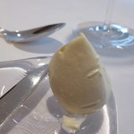 アムール - 手間暇かけて作られたホイップバター