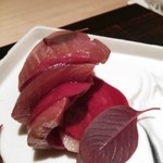 神保町 傳 - （2014/10）
      4日熟成の鰤とデーツの鰤大根。 