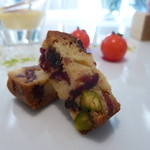 アムール - ナッツ＆ドライフルーツのケーキ