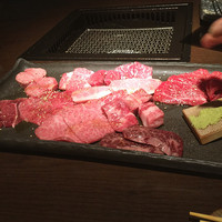 天空焼肉 星遊山 - 牛一頭買いがテーマ