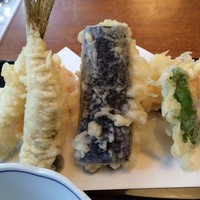 そば会席 立会川 吉田家 - えびが1本増えるたびに1000円ずつ値段が上がります。