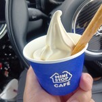 ミニストップ - 料理写真:ソフトクリームミルク(カップ)¥313