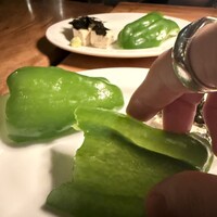 カルネジーオ イースト - パリパリピーマンは3日間塩水に漬けてるようで臭みなし