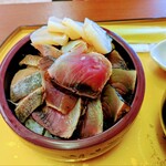 海鮮丼専門店 たろうまる - ダイフクンちゃんのカツオと帆立トッピング