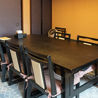 駅近でありながら、ゆったりと寛げる落ち着きのある空間