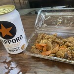 スタミナいちばん - 「黒毛和牛ホルモン」(税込500円)と店頭ワンドリンクの「サッポロ黒ラベル,レギュラー缶」(税込400円)