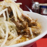 ラーメン二郎 - 豚の厚み