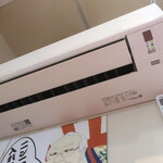 ラーメン二郎 - ３塁側奥にもエアコン♪