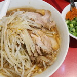 ラーメン二郎 - ラーメン半分＋青ネギショウガ半分