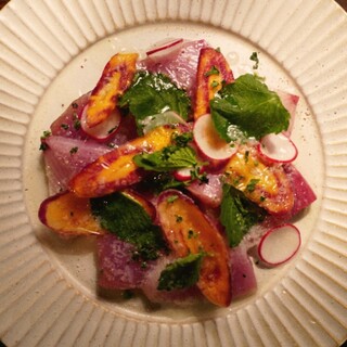 その日仕入れた旬の食材によって、毎日メニューが変わります。