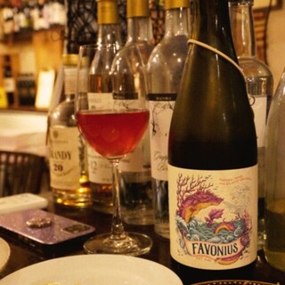 豊富な厳選グラスワインに産直素材のサワーやクラフトビールまで