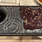 近江焼肉ホルモンすだく - 生でも食べれそうなレバー、美味かった