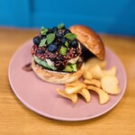 ベアフットバーガー - ブルーベリーと自家製マスタードのモッツァレラチーズバーガーwith スペアミントの香り