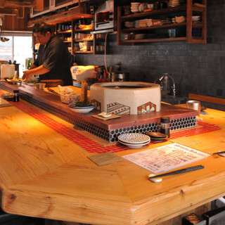 温かみあるお洒落な店内で寛ぐひと時。1軒目～はしご利用まで◎