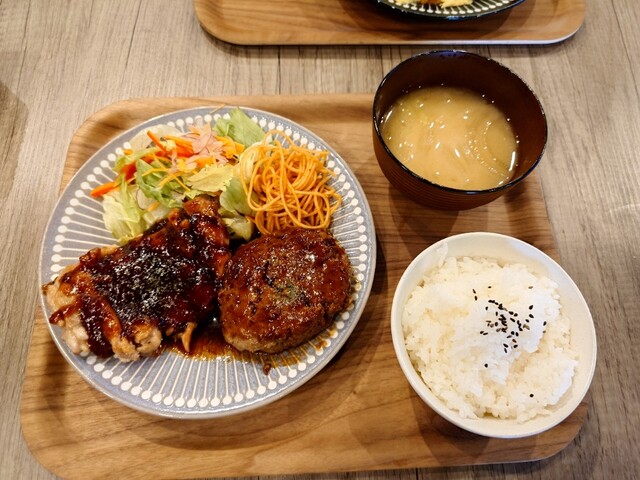 dining cafe bar OPUSO