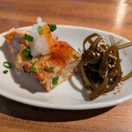 萬月 - 「玉子焼きチリソース・切り昆布の煮物」