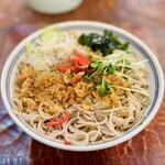 巴屋 - 冷したぬきそば大盛