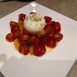 達郎 italiano e vino - ミニトマトとオレンジとブラータ