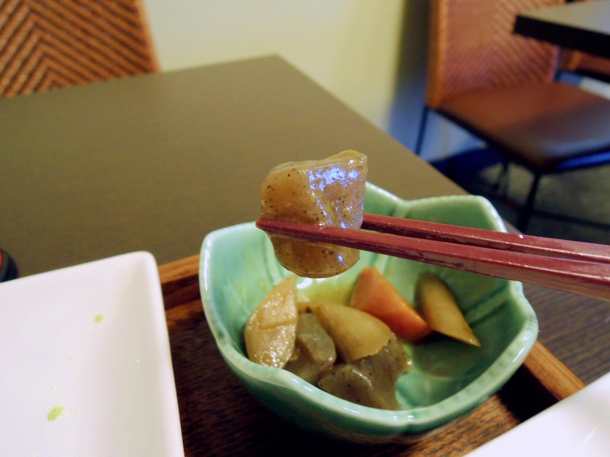 地鶏・豆腐料理 くろまめや name=