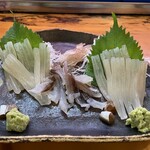 魚がし - 泳いでいたイカ　ピクピクしてますよ〜