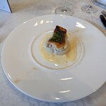 シャトー　ラ・パルム・ドール - ▷魚メイン
◯鮮魚のポワレ
夏大根、れんこん、ごぼうのブレゼ添え

アイナメのポワレで下には夏大根、れんこん、ごぼう
ソースはグレープフルーツ風味のブールブランソース
雑穀入りのヴァンブランソース