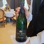 312707487 - ●ノンアルコールスパークリングワイン　880円
                        前回同様、銘柄はカール・ユングとなり