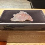 鮨いづる - すずき昆布締め