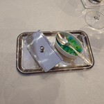 シャトー　ラ・パルム・ドール - フルーティな香りがしていて甘さがありそうだけど
      無糖なので甘くは全くなく
      甘みは金平糖を溶かして出すことになる