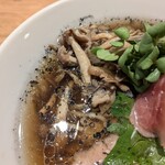 R+ 隠れ家すぎるラーメン屋 - 東京ブラック塩 〜BLACK AMBIVALENCE〜
