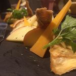 チーズも種類がたくさんです。