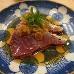 治鮨 - 26年10月　戻り鰹　卸玉葱で