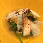 菊坂 - 旬菜：壬生菜と菊菜の浸し・松茸と湯葉の冷やし吉野餡掛け・削り松魚