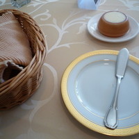 おいしんぼ - カゴの中にはフランスパン