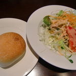 オオミヤコーヒーロースターズ - 自家製パンはもっちり、風味よく美味しい♪