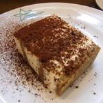 オオミヤコーヒーロースターズ - ランチに+２５０円でつくプチデザート。テイラミスにしました♪