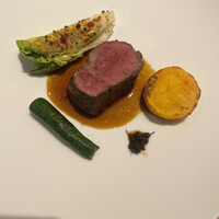 restaurant.m - トモサンカク　もも