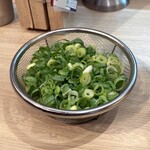 横濱ラーメン あさが家 - 青ネギ200円。