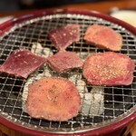 大盛苑 - 七輪の炭火焼き