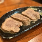 大盛苑 - お通し　茹でタン
