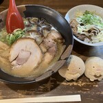 光正らーめん - 料理写真:にぼしとんこつラーメンとチャーシューめし。
